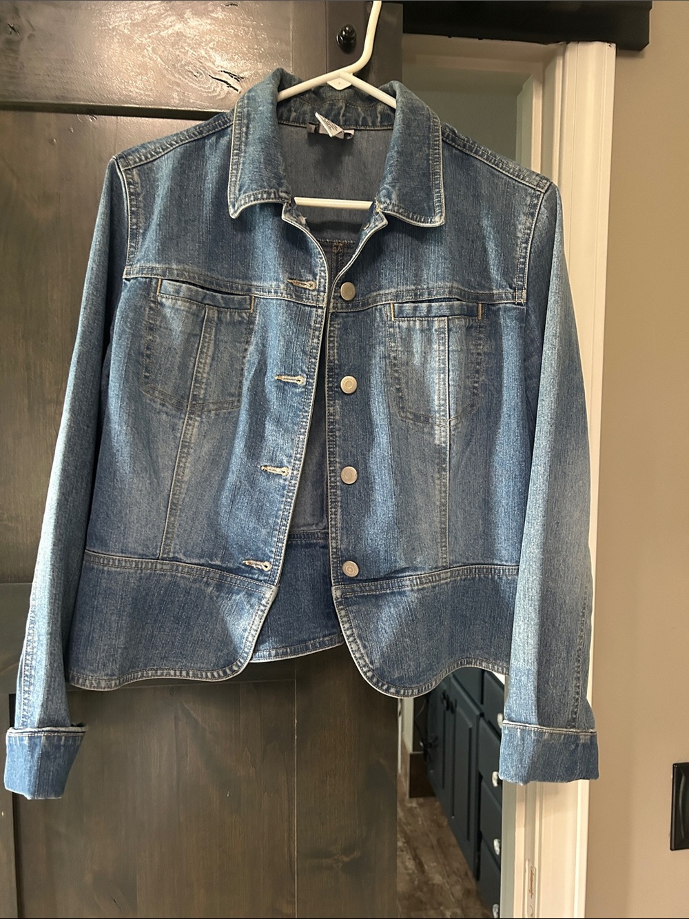 Ann Taylor Medium Blue Denim Jacket - Classic Trucker Style